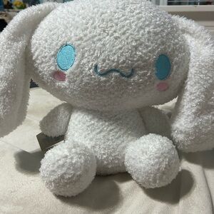 large cinnamoroll plushie!!